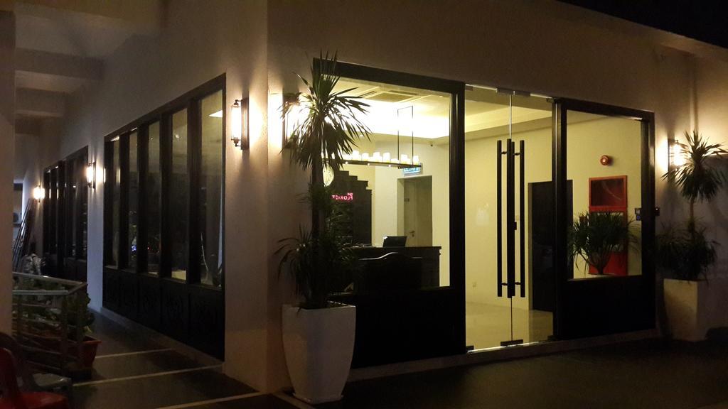 Manhattan Business Hotel Damansara Perdana Petaling Jaya Extérieur photo
