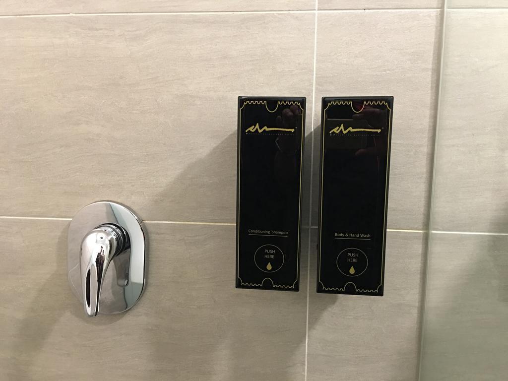 Manhattan Business Hotel Damansara Perdana Petaling Jaya Extérieur photo