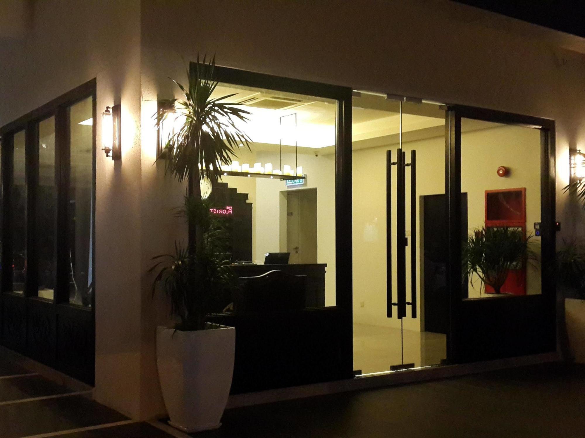 Manhattan Business Hotel Damansara Perdana Petaling Jaya Extérieur photo