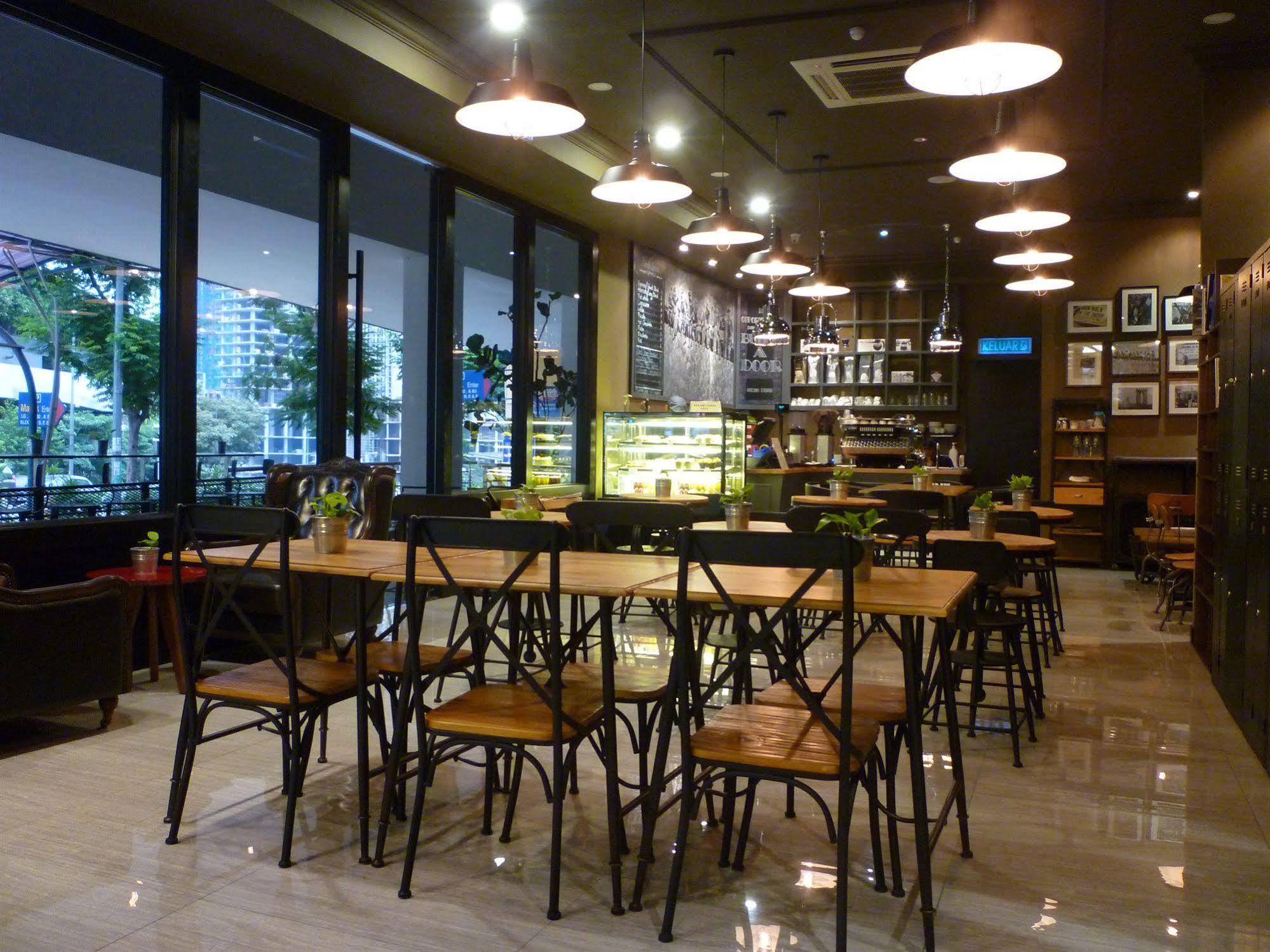 Manhattan Business Hotel Damansara Perdana Petaling Jaya Extérieur photo